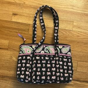 Vera Bradley// Pink Paisley Elephant small shoulder bag